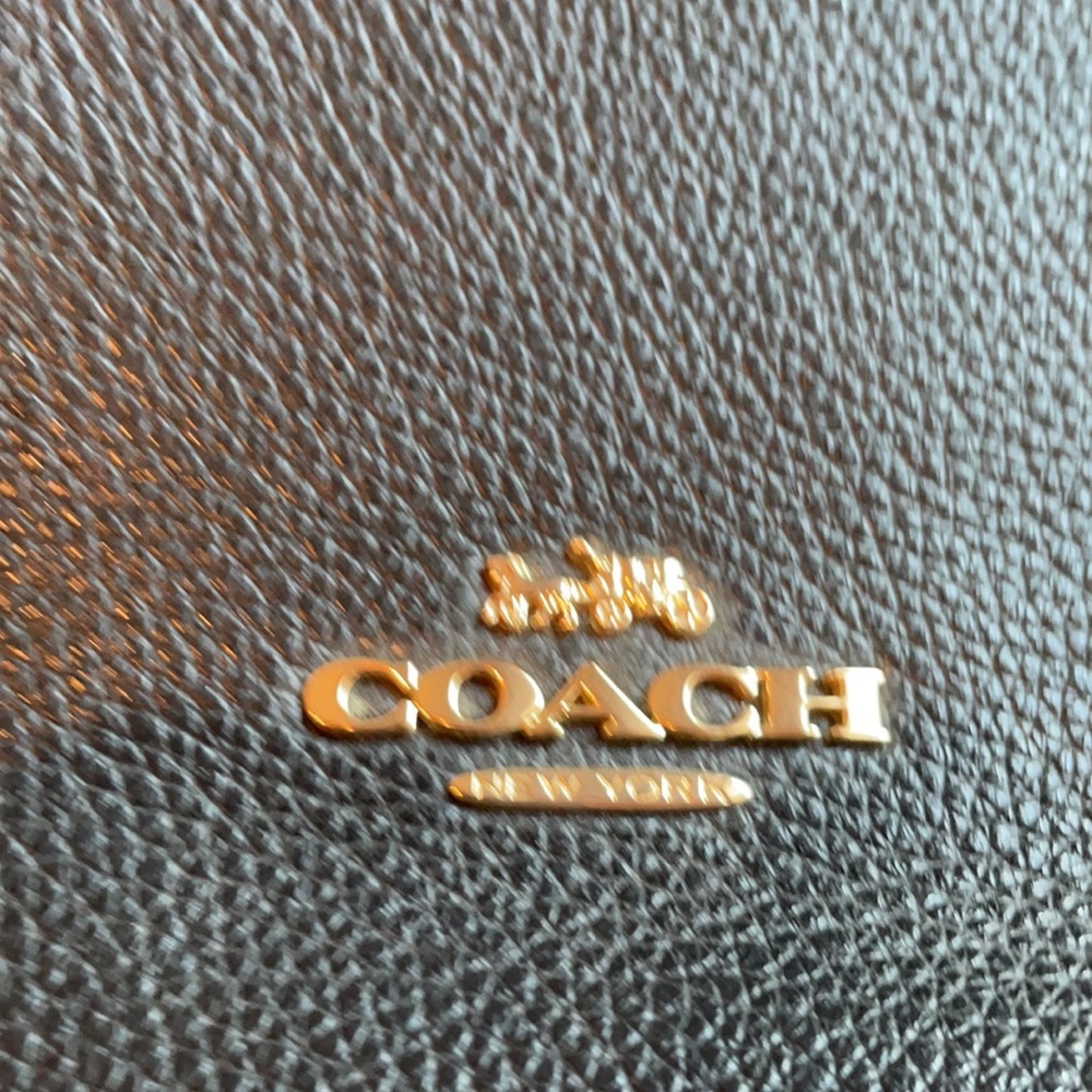 Beautiful NWT Coach Abby leather bag. - Picture 2 of 6